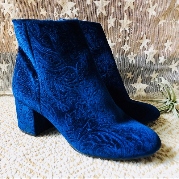 Zigi Soho Shoes - Blue Velvet Brocade Ankle Booties